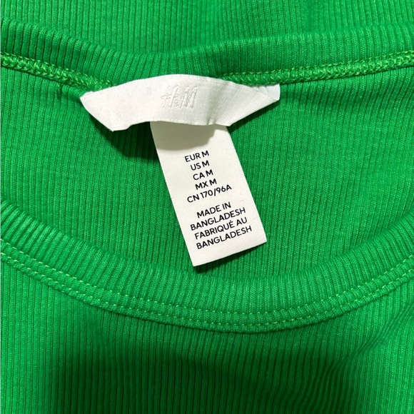 green crop top - Picture 3 of 3